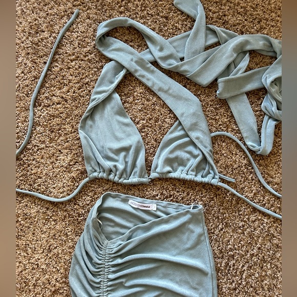 Beginning Boutique Light Blue Two Piece - Picture 2 of 3